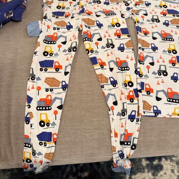 Pajama set - Picture 3 of 4